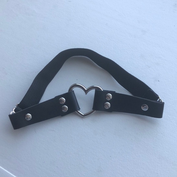 SHEIN Accessories - 🎉 4/$20 Heart thigh garter